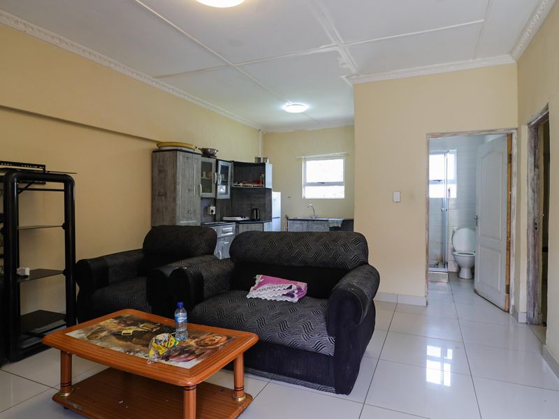 House For Sale in Fort Hill, King Williams Town, Eastern Cape - Photo 8