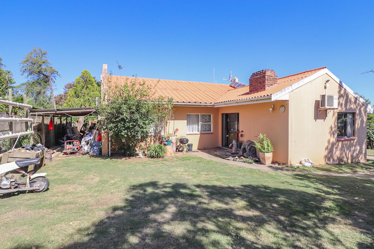 House For Sale in King Williams Town Ext 24, King Williams Town, Eastern Cape - Photo 2