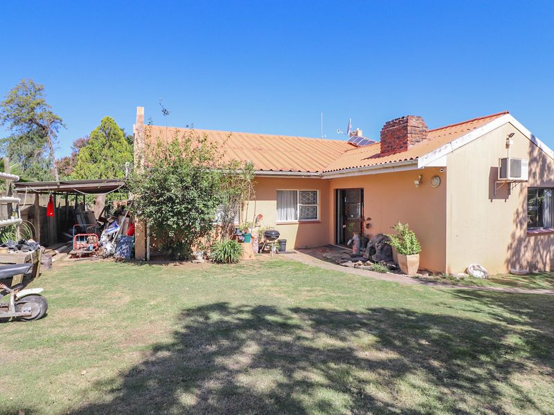 House For Sale in King Williams Town Ext 24, King Williams Town, Eastern Cape - Photo 2