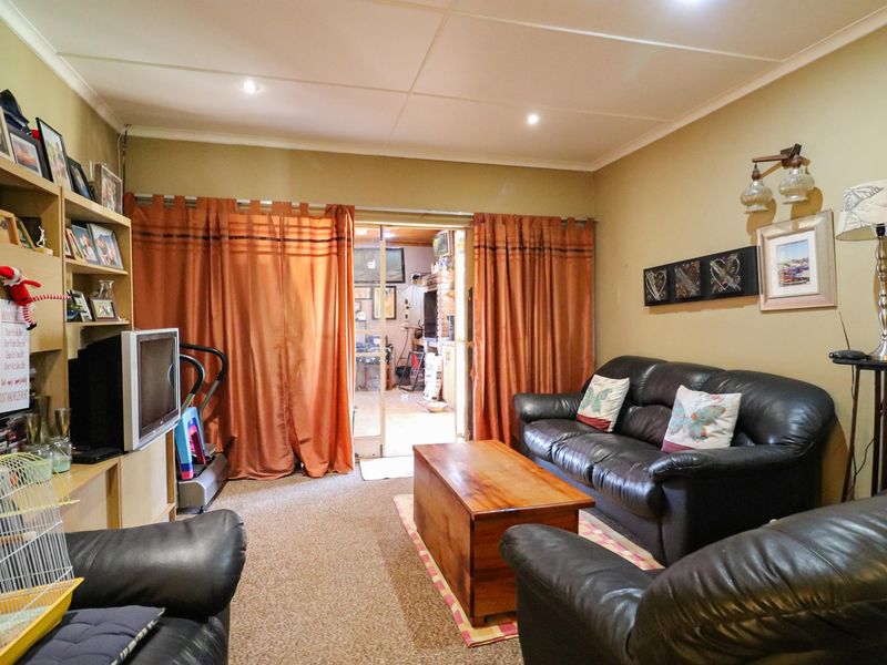 House For Sale in King Williams Town Ext 24, King Williams Town, Eastern Cape - Photo 9