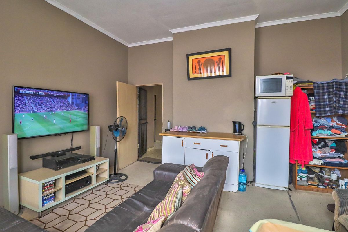 House For Sale in East London Central, East London, Eastern Cape - Photo 4