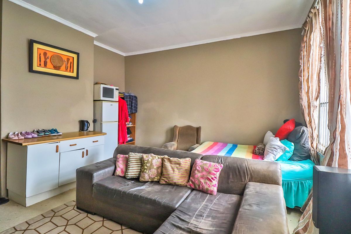 House For Sale in East London Central, East London, Eastern Cape - Photo 5