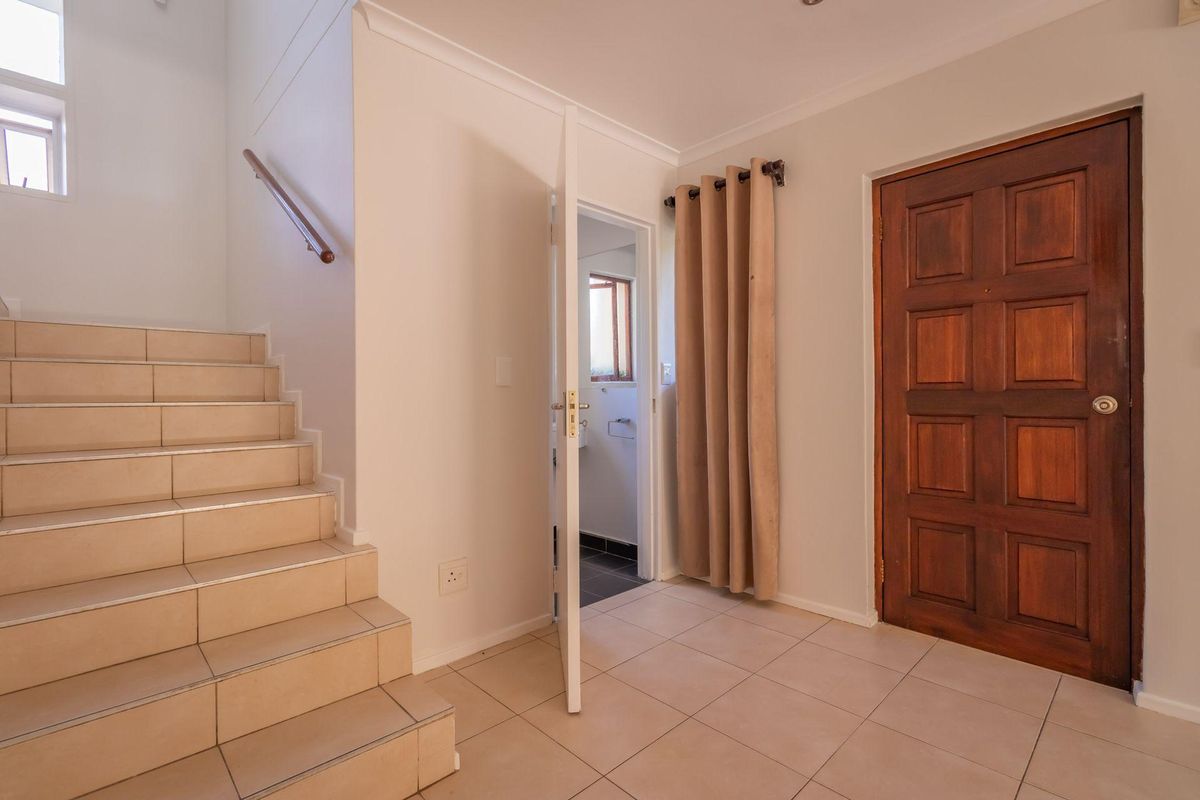 Stunning Three Bedroom Home in sought after Estate - Photo 5