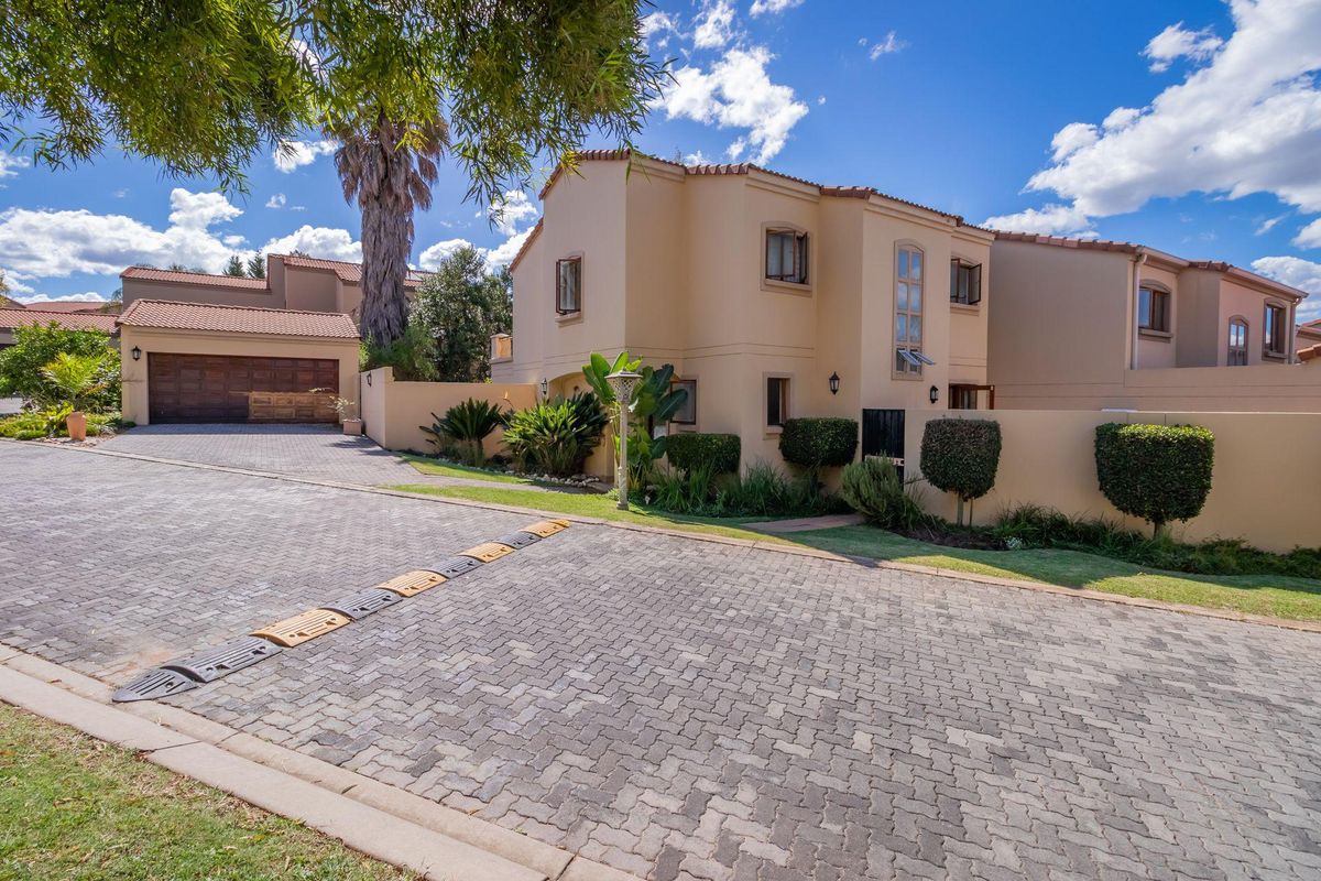 Stunning Three Bedroom Home in sought after Estate - Photo 3