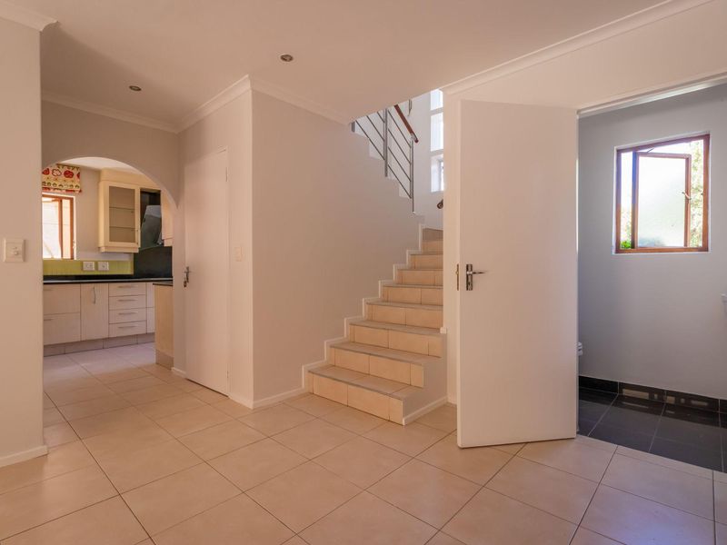 Stunning Three Bedroom Home in sought after Estate - Photo 6