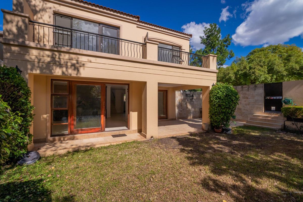 Stunning Three Bedroom Home in sought after Estate - Photo 2