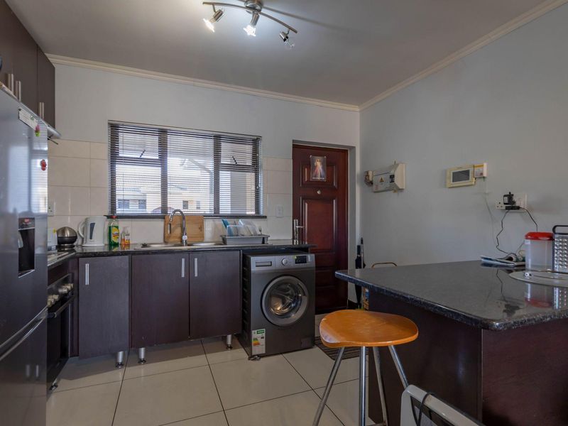 Apartment For Sale in Noordwyk, Midrand, Gauteng - Photo 7