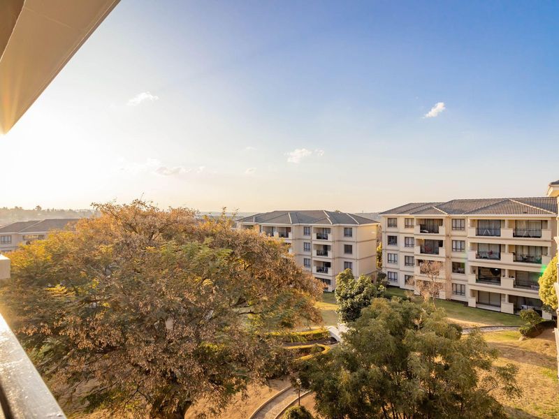 Apartment For Sale in Noordwyk, Midrand, Gauteng - Photo 1