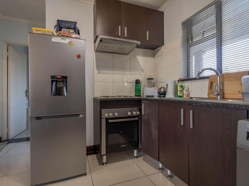 Apartment For Sale in Noordwyk, Midrand, Gauteng - Photo 6