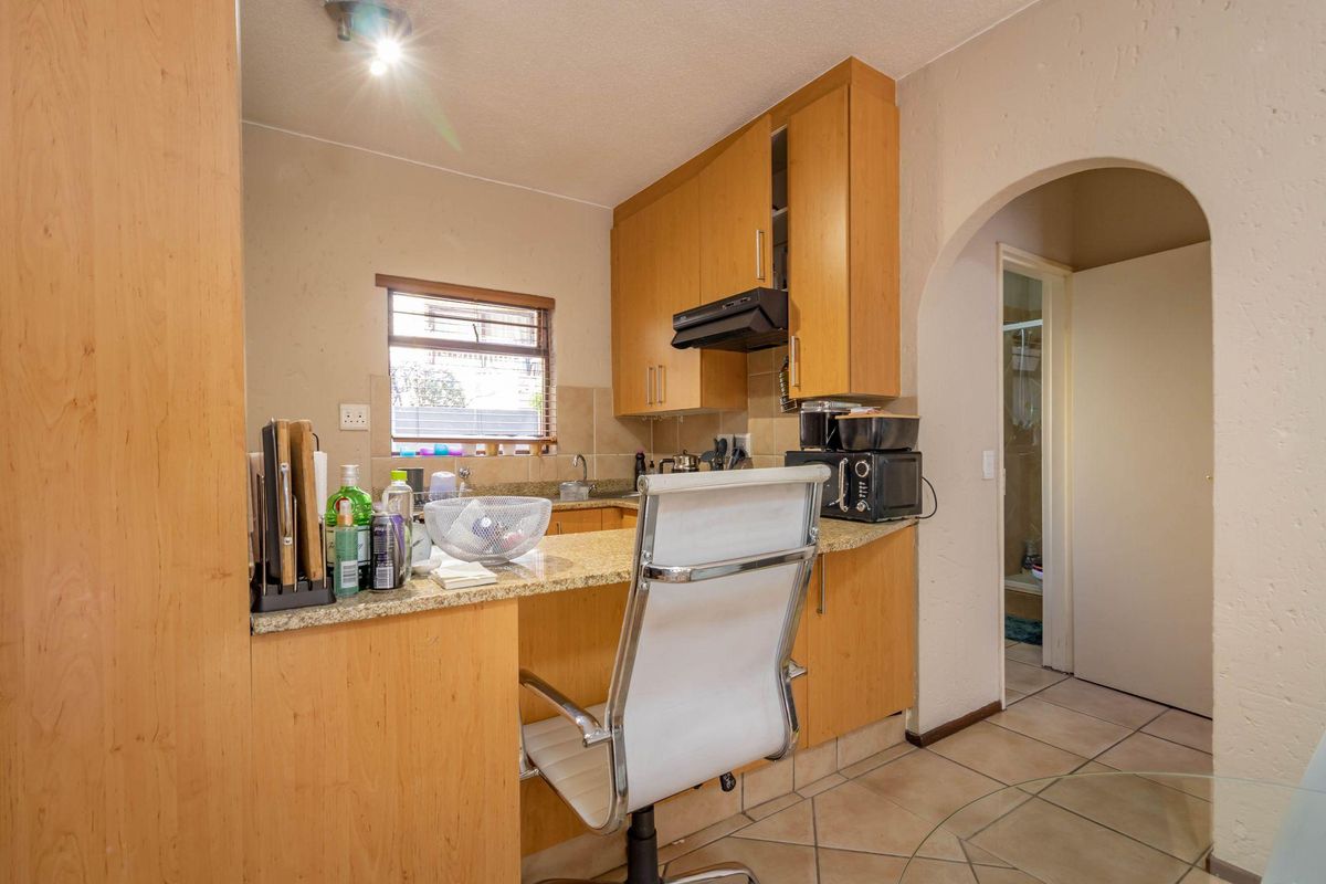 Apartment For Sale in Lonehill, Sandton, Gauteng - Photo 5