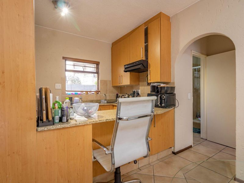 Apartment For Sale in Lonehill, Sandton, Gauteng - Photo 5