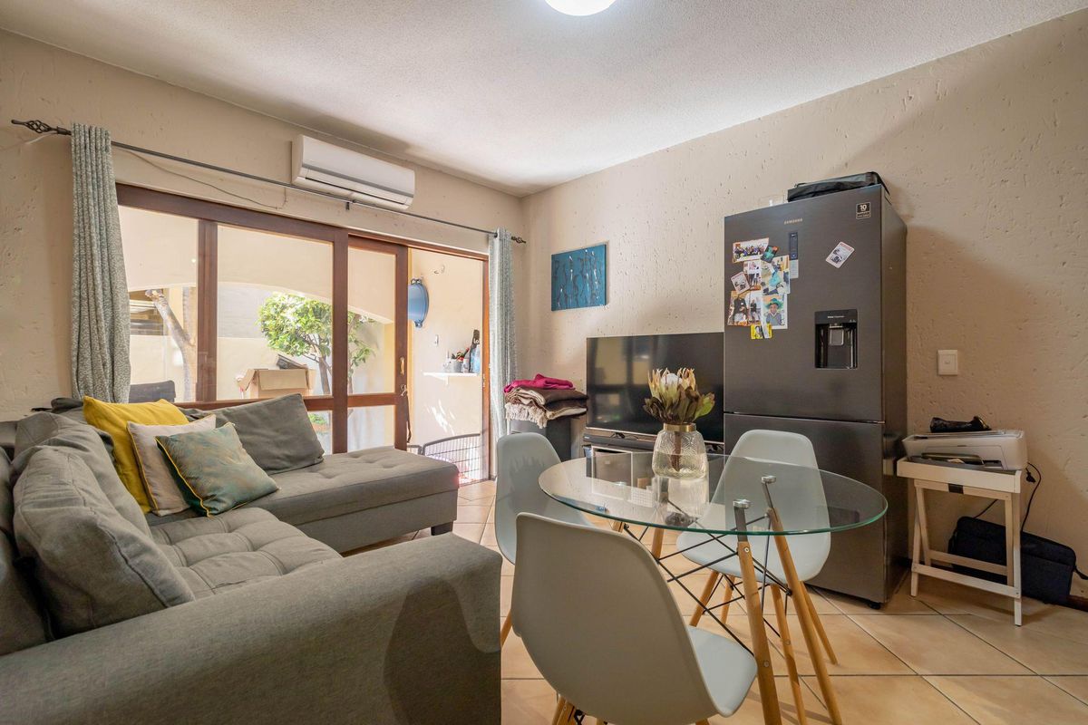 Apartment For Sale in Lonehill, Sandton, Gauteng - Photo 3