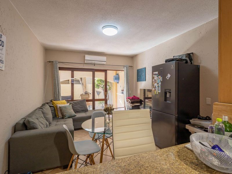 Apartment For Sale in Lonehill, Sandton, Gauteng - Photo 2