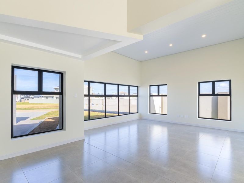 Newly built 3 Bedroom house for sale in Le Grand - direct from developer no Transfer Fees! - Photo 4