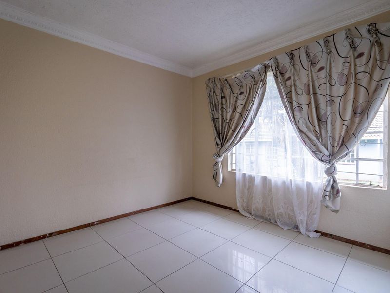 Townhouse For Sale in Roodepoort West, Roodepoort, Gauteng - Photo 9
