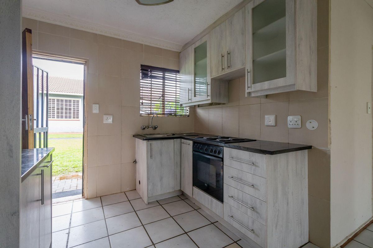 Townhouse For Sale in Roodepoort West, Roodepoort, Gauteng - Photo 2