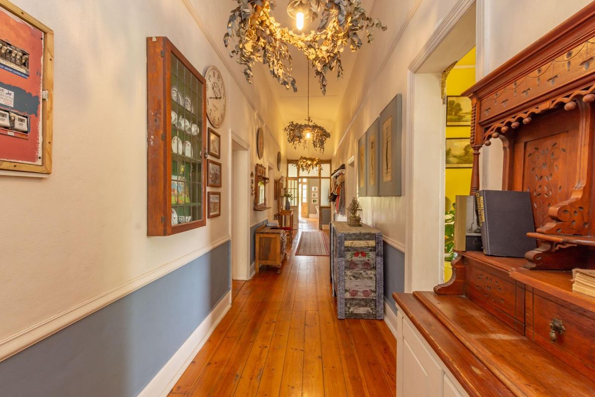 A timeless classic set in the Heart of Heidelberg Central - Photo 3