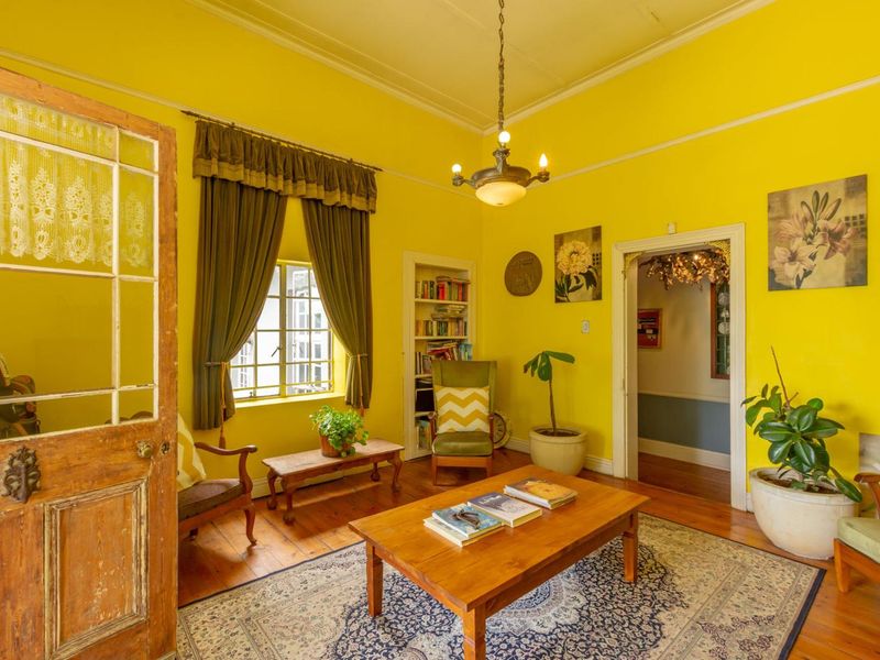 A timeless classic set in the Heart of Heidelberg Central - Photo 4