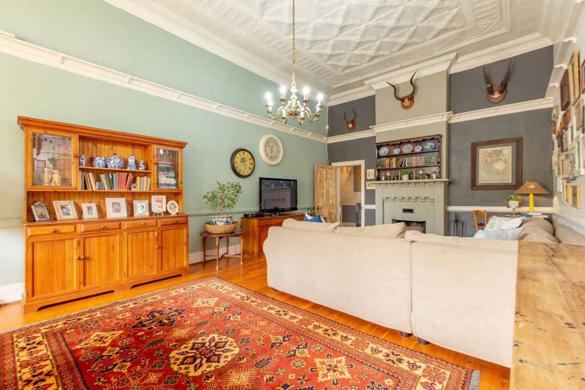 A timeless classic set in the Heart of Heidelberg Central - Photo 5