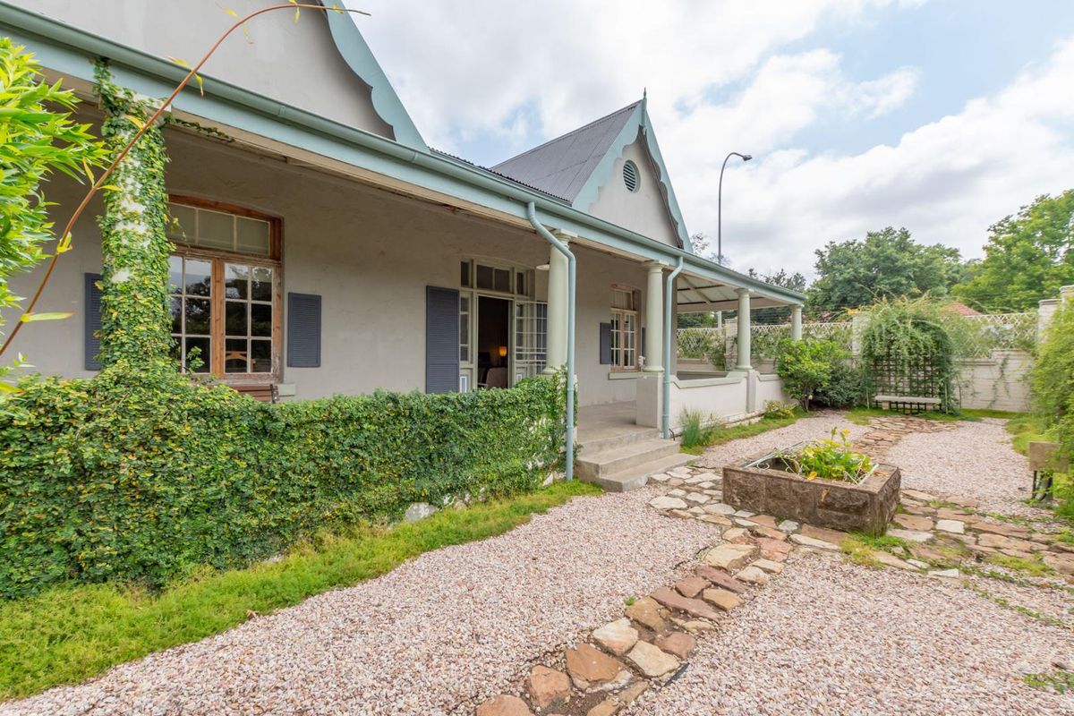 A timeless classic set in the Heart of Heidelberg Central - Photo 2