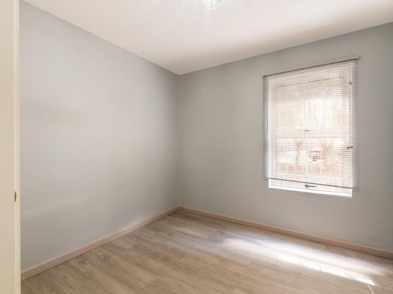 Beautiful ground floor 2-bedroom apartment to let at R10,500/mnth in Prinspark, La Colline, Stellenb - Photo 10
