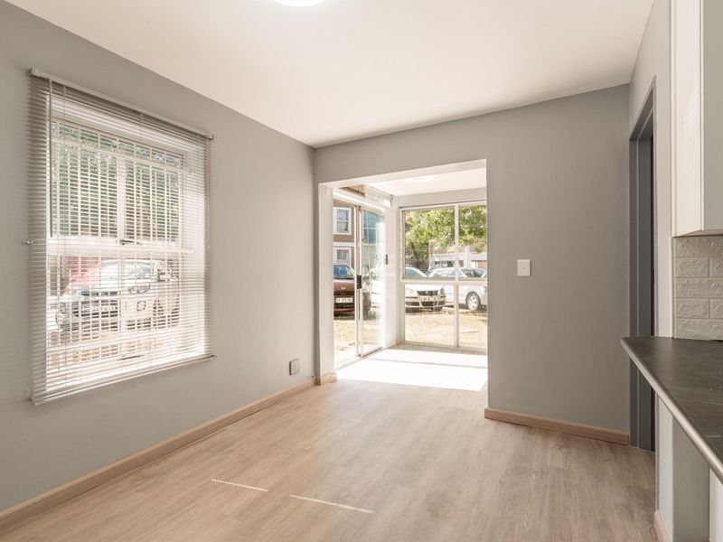 Beautiful ground floor 2-bedroom apartment to let at R10,500/mnth in Prinspark, La Colline, Stellenb - Photo 6