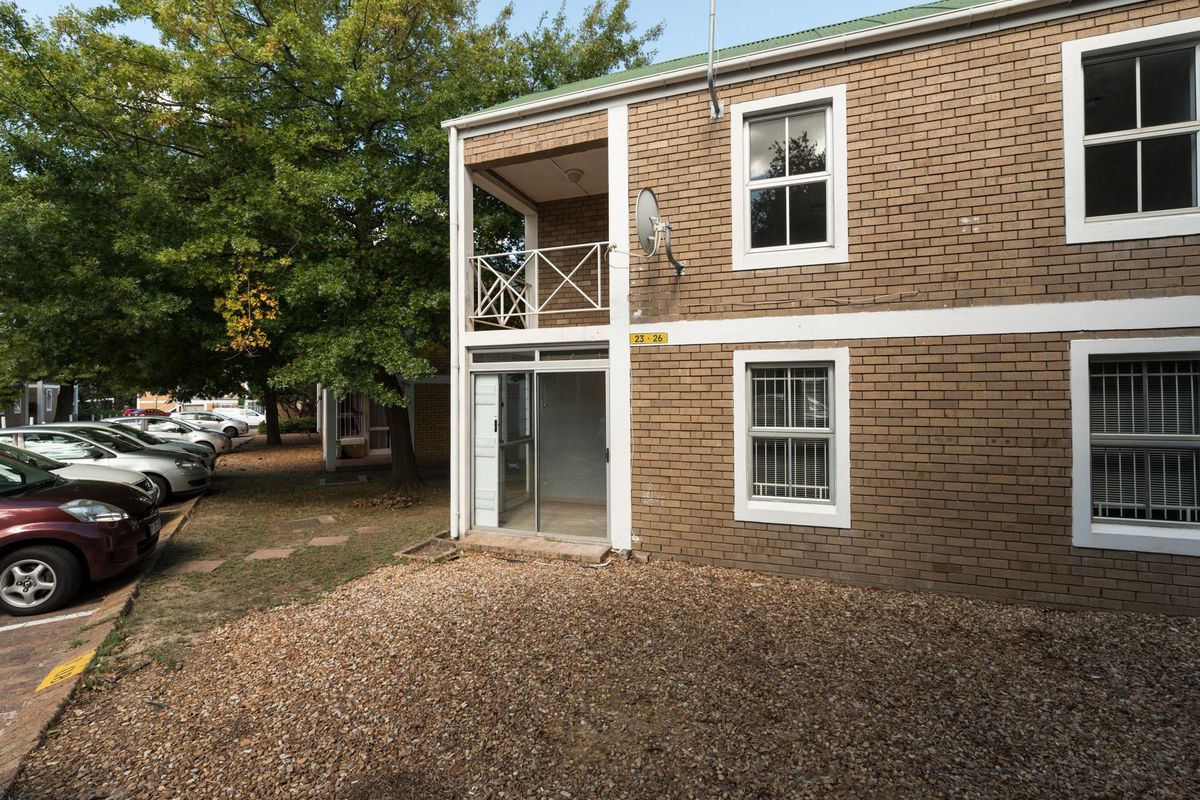 Beautiful ground floor 2-bedroom apartment to let at R10,500/mnth in Prinspark, La Colline, Stellenb - Photo 3