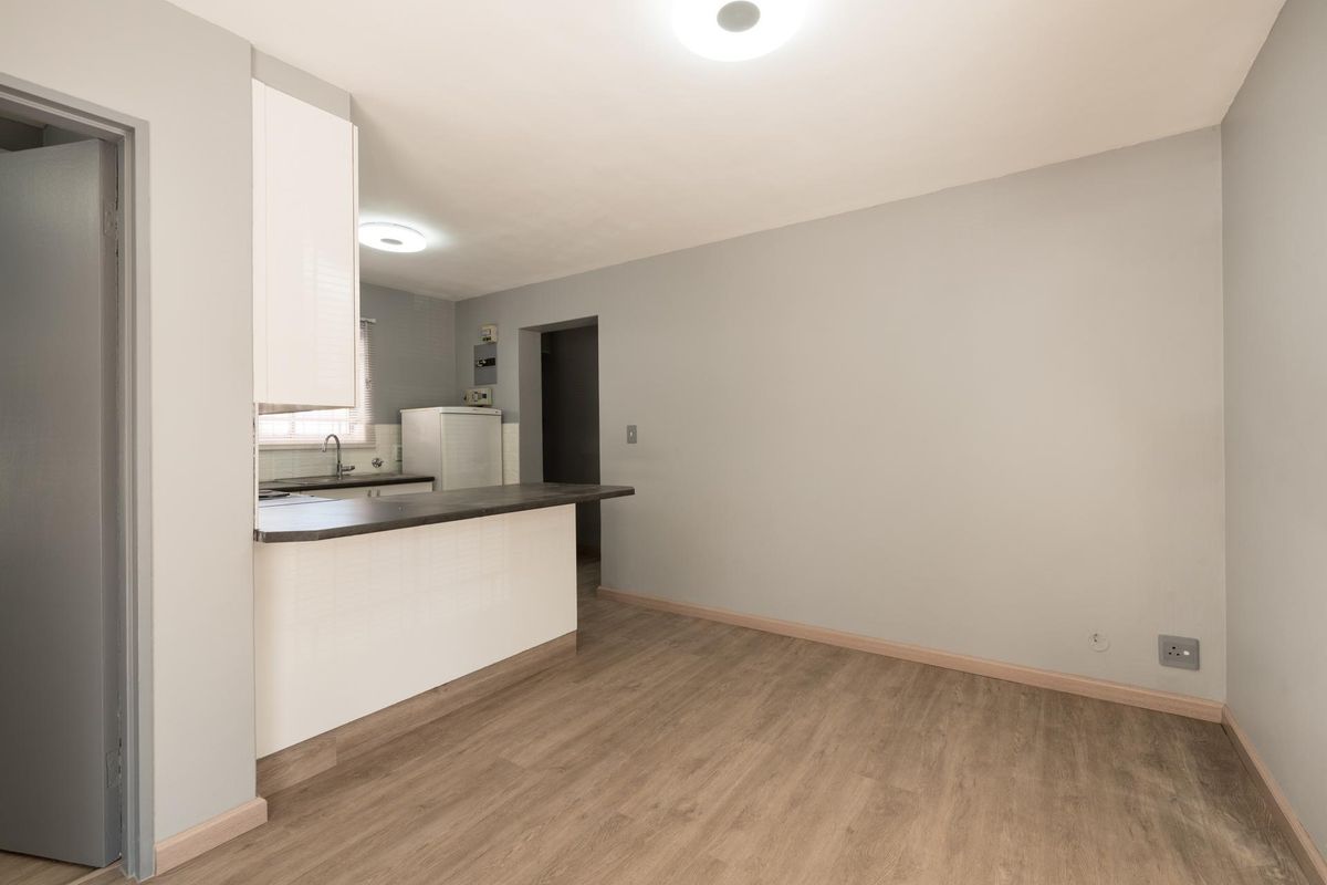 Beautiful ground floor 2-bedroom apartment to let at R10,500/mnth in Prinspark, La Colline, Stellenb - Photo 4