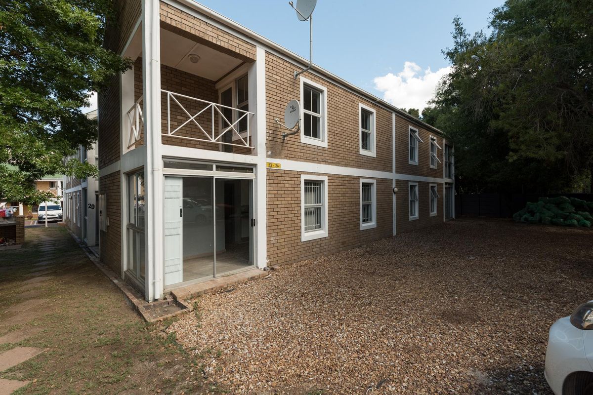 Beautiful ground floor 2-bedroom apartment to let at R10,500/mnth in Prinspark, La Colline, Stellenb - Photo 2