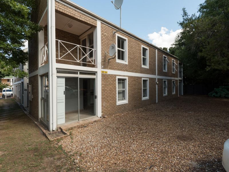 Beautiful ground floor 2-bedroom apartment to let at R10,500/mnth in Prinspark, La Colline, Stellenb - Photo 2