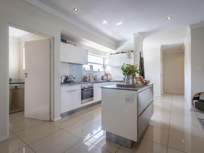 Apartment For Sale in Westcliff, Johannesburg, Gauteng - Photo 8