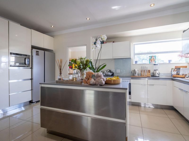 Apartment For Sale in Westcliff, Johannesburg, Gauteng - Photo 6