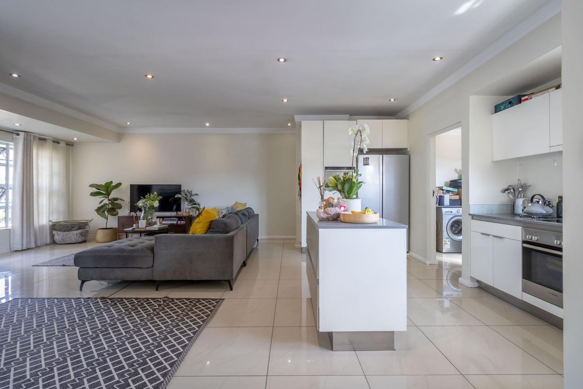 Apartment For Sale in Westcliff, Johannesburg, Gauteng - Photo 3