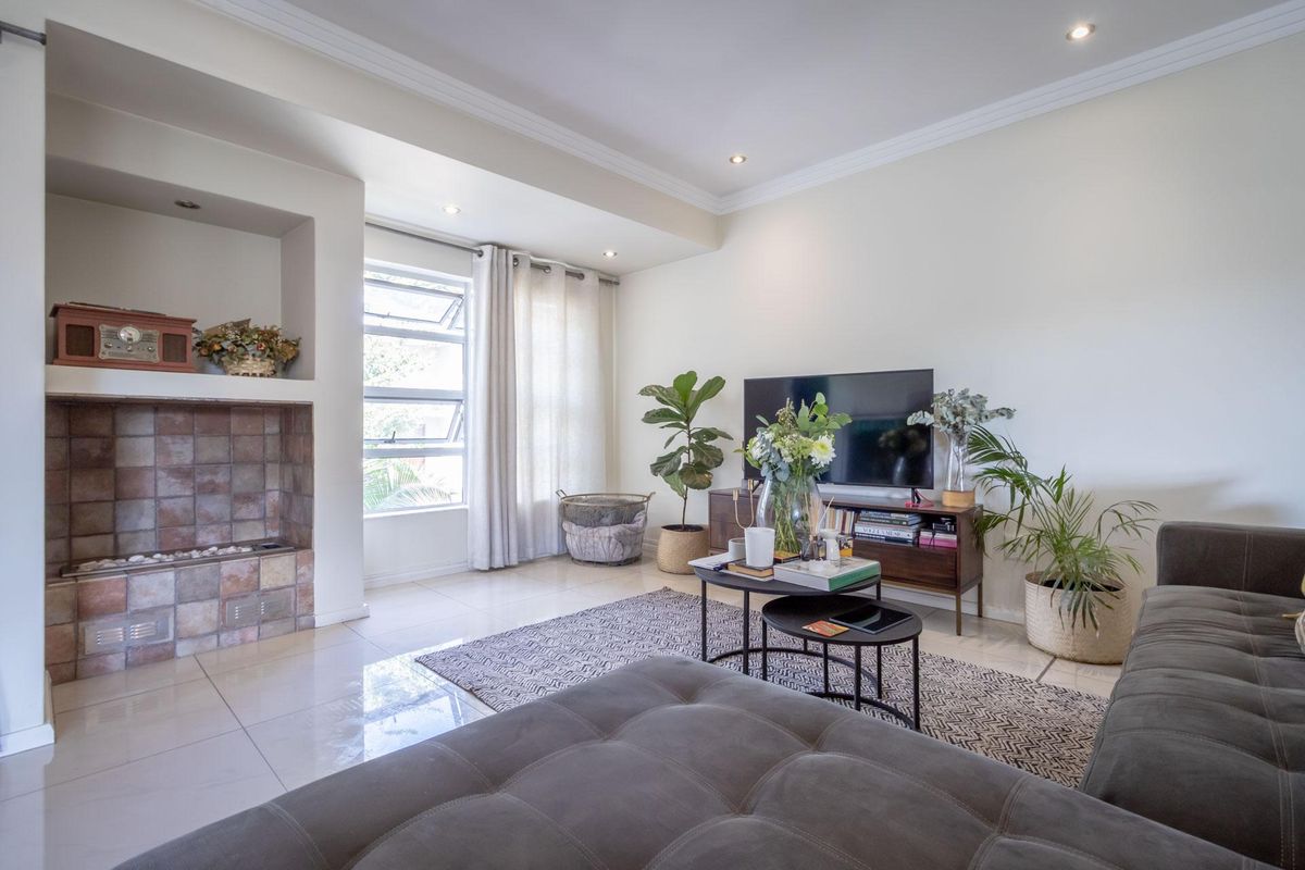 Apartment For Sale in Westcliff, Johannesburg, Gauteng - Photo 5