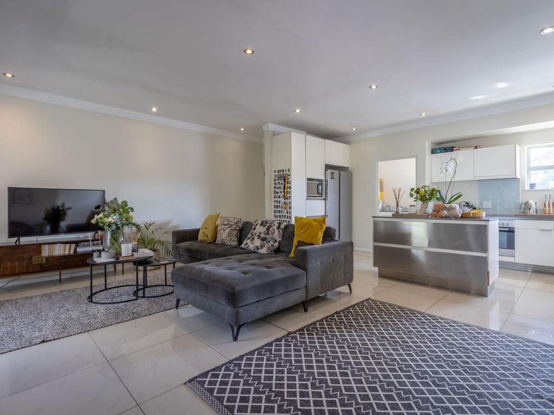 Apartment For Sale in Westcliff, Johannesburg, Gauteng - Photo 2