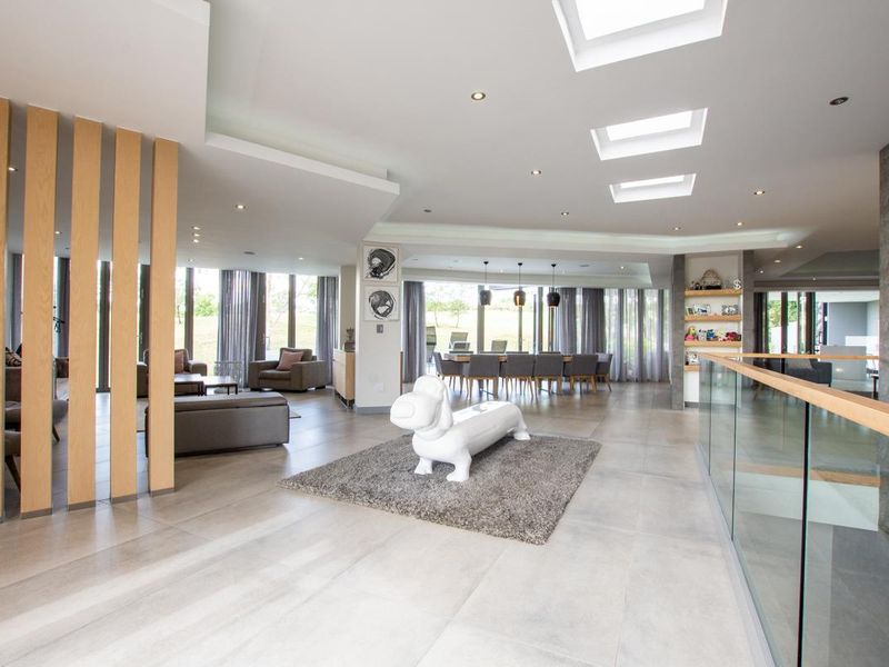 House For Sale in Woodmead Sandton - Photo 5