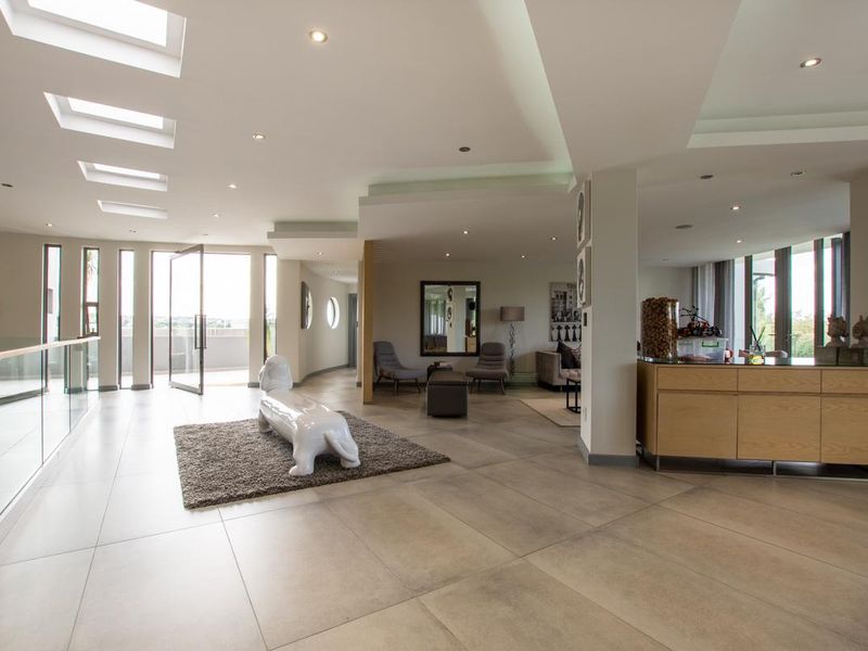 House For Sale in Woodmead Sandton - Photo 7