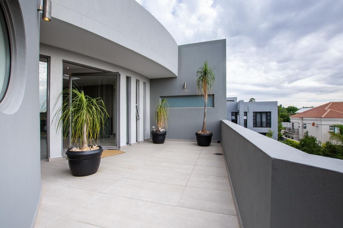House For Sale in Woodmead Sandton - Photo 3