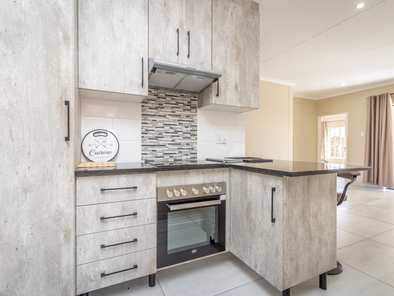 House For Sale in Waterkloof AH, Rustenburg, North West - Photo 8