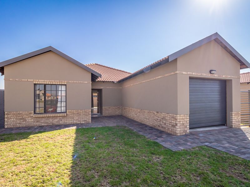 House For Sale in Waterkloof AH, Rustenburg, North West - Photo 2