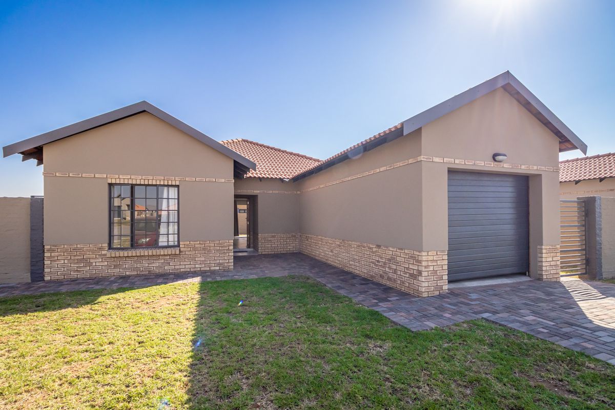 House For Sale in Waterkloof AH, Rustenburg, North West - Photo 2