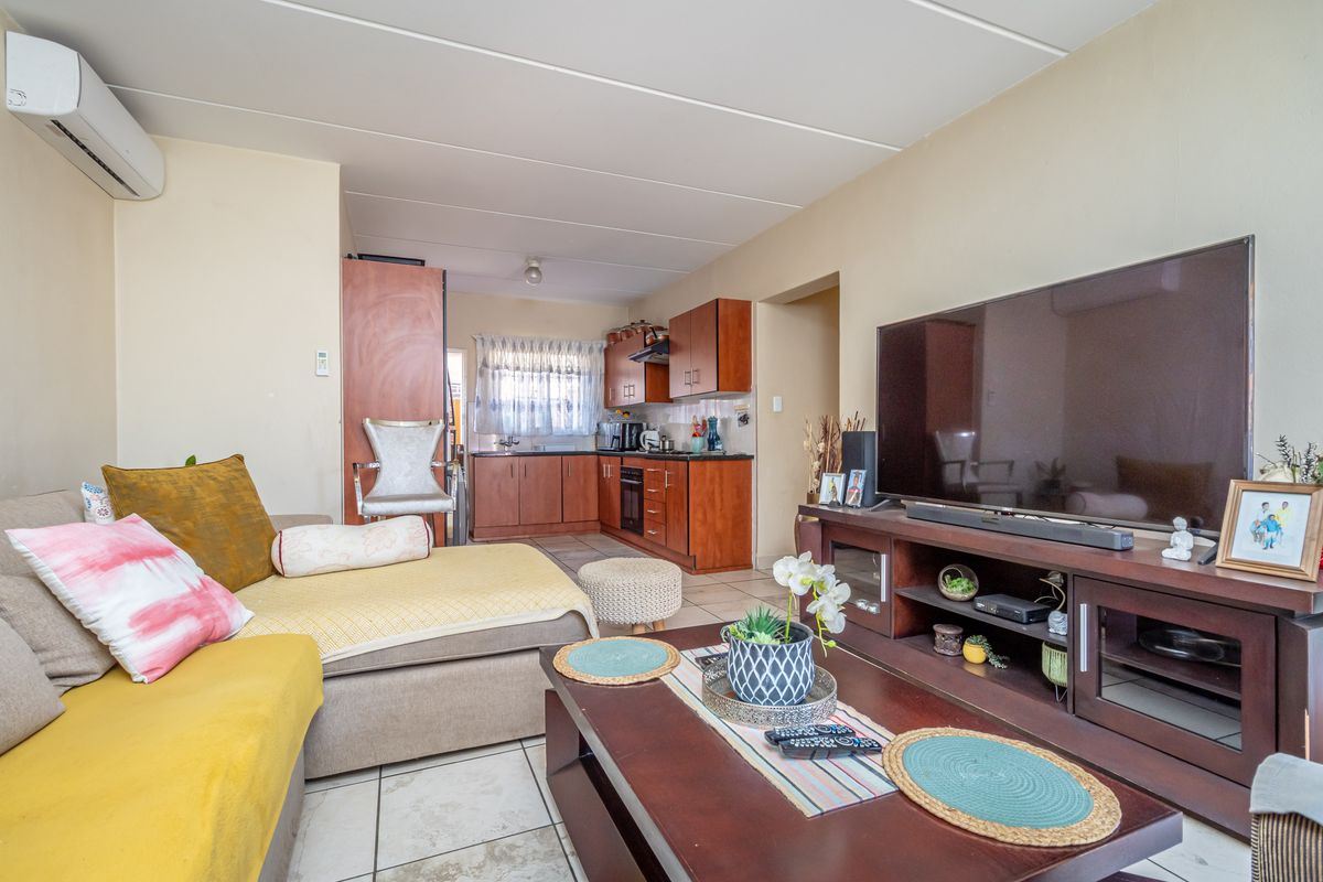 Apartment For Sale in Waterval East, Rustenburg, North West - Photo 3