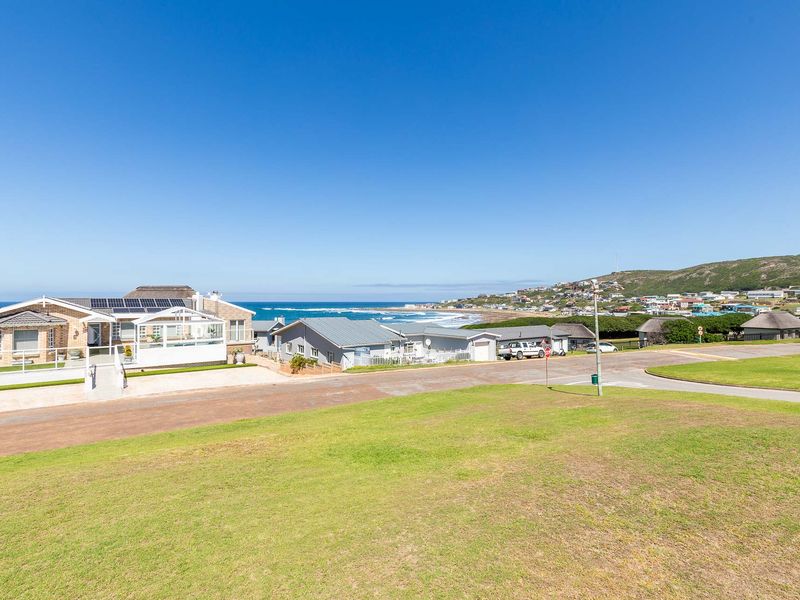 House For Sale in Jongensfontein, Stilbaai, Western Cape - Photo 3