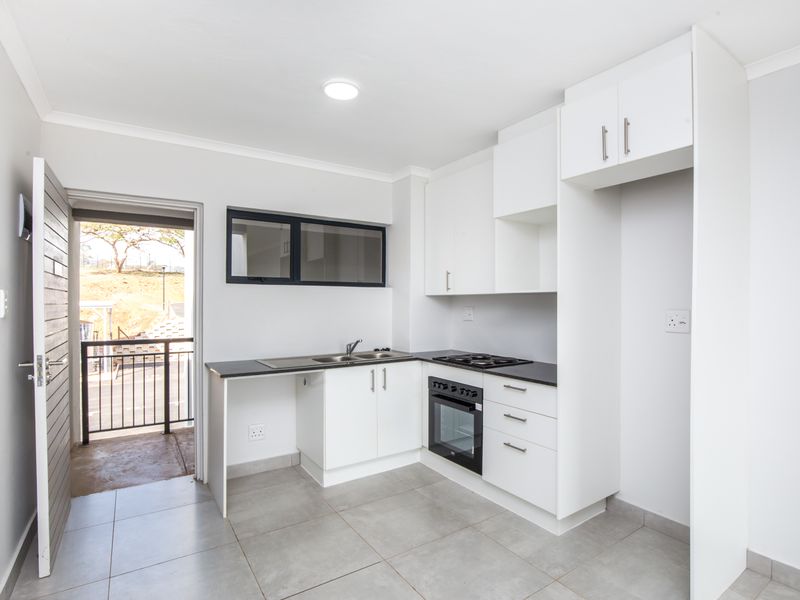 Apartment For Sale in Lincoln Meade, Pietermaritzburg, KwaZulu Natal - Photo 2