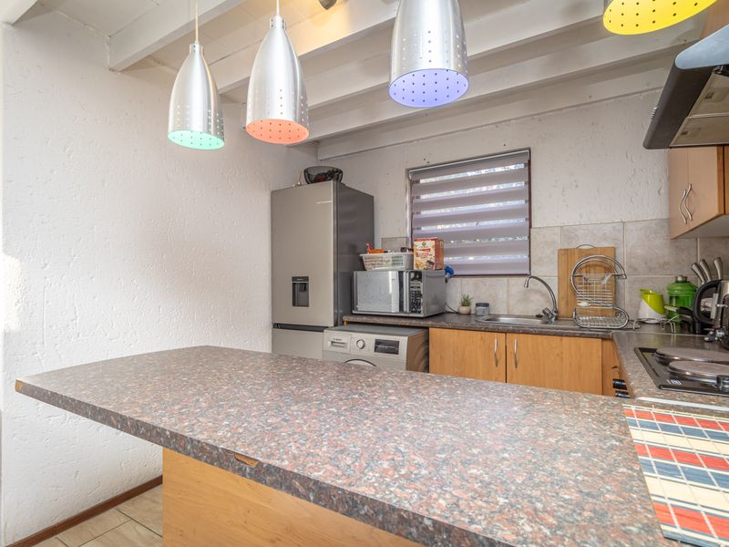 Apartment For Sale in Douglasdale, Sandton, Gauteng - Photo 5