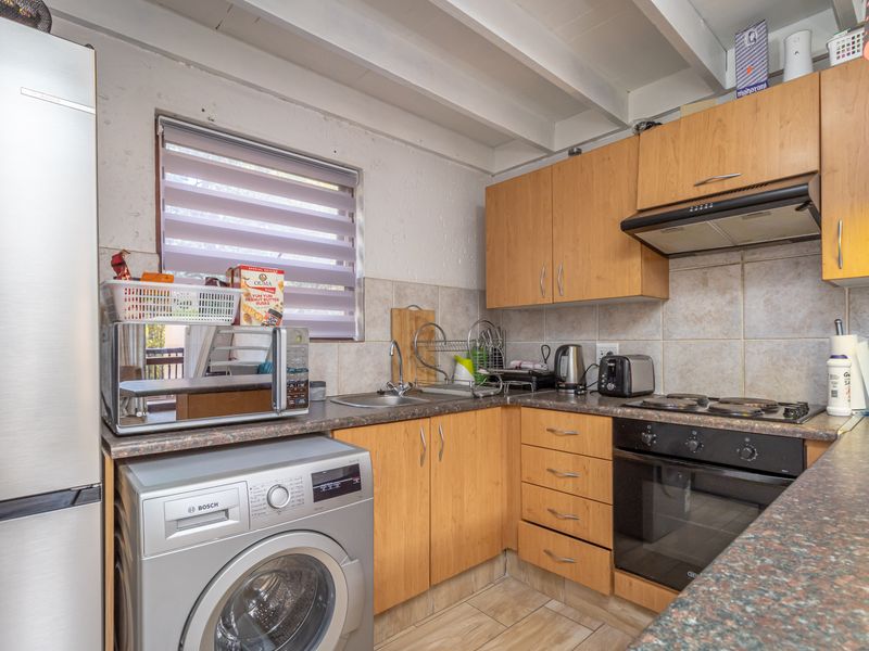 Apartment For Sale in Douglasdale, Sandton, Gauteng - Photo 6