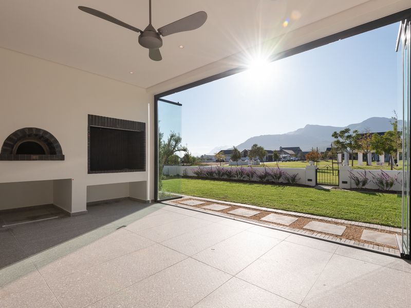 Unveiling the epitome of luxury living at Val de Vie Estate. - Photo 6