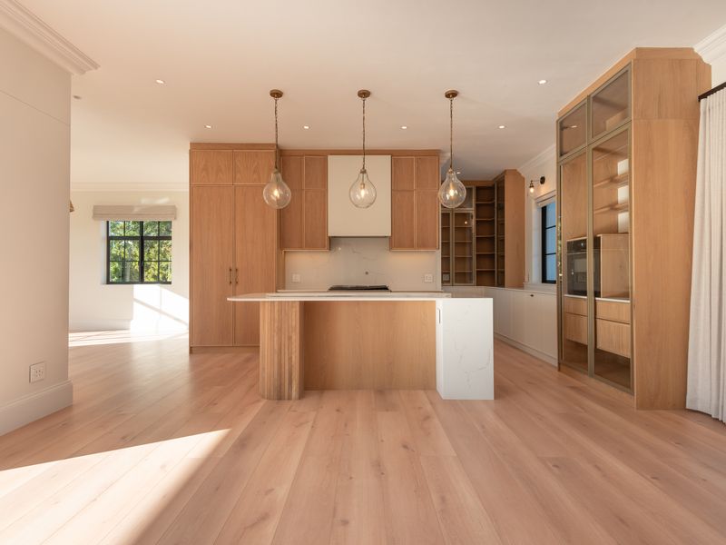 Unveiling the epitome of luxury living at Val de Vie Estate. - Photo 3
