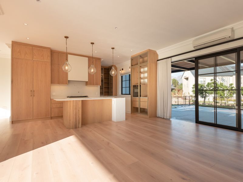 Unveiling the epitome of luxury living at Val de Vie Estate. - Photo 2