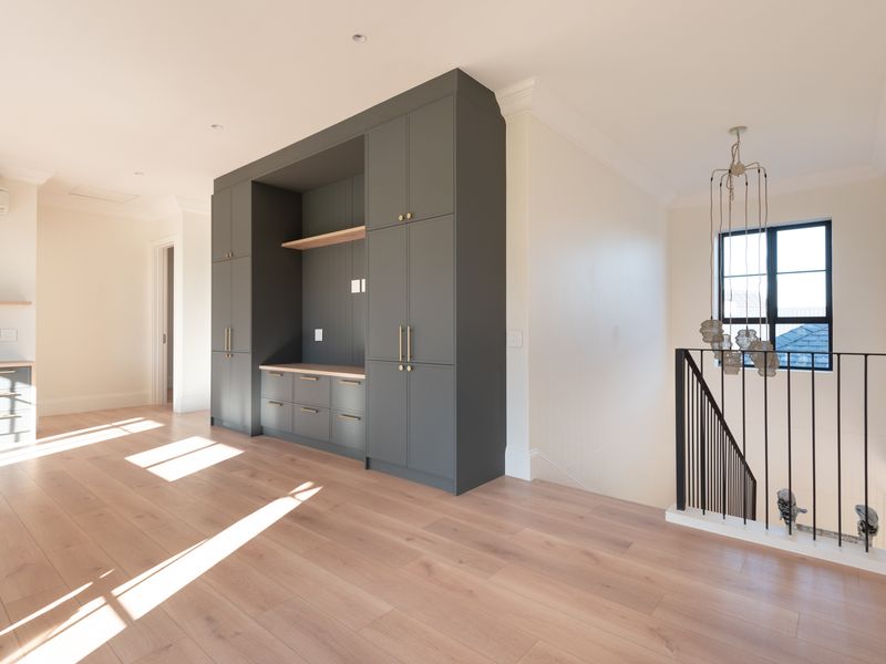 Unveiling the epitome of luxury living at Val de Vie Estate. - Photo 10